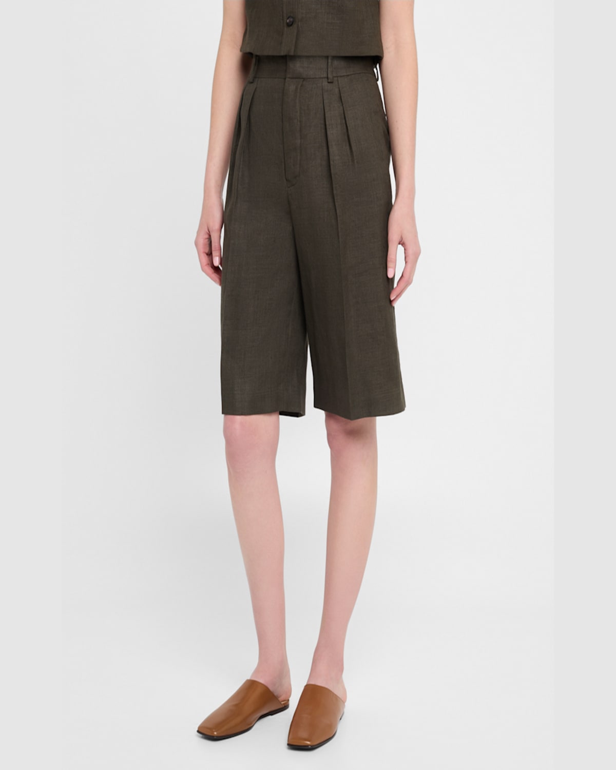 Loro Piana Digby Pleated Structured Linen Wool Bermuda Shorts In 516x Black Pine