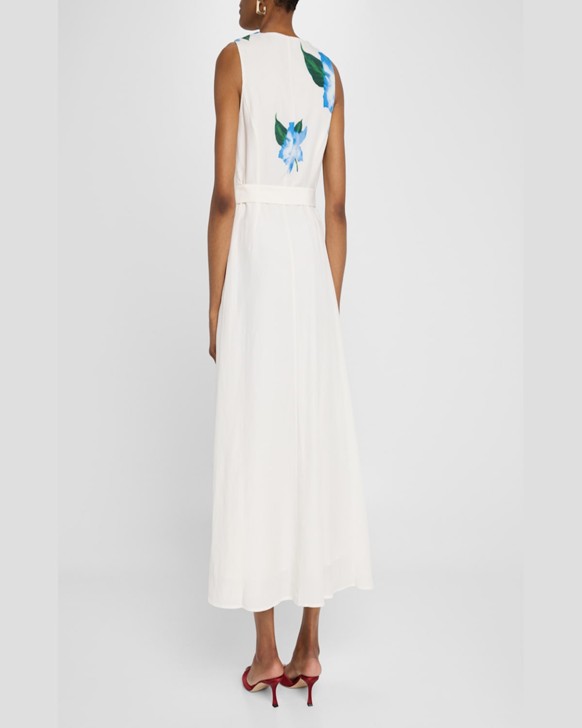 Elie Tahari The Luella Sleeveless Floral-print Midi Dress In Spring Memory Print