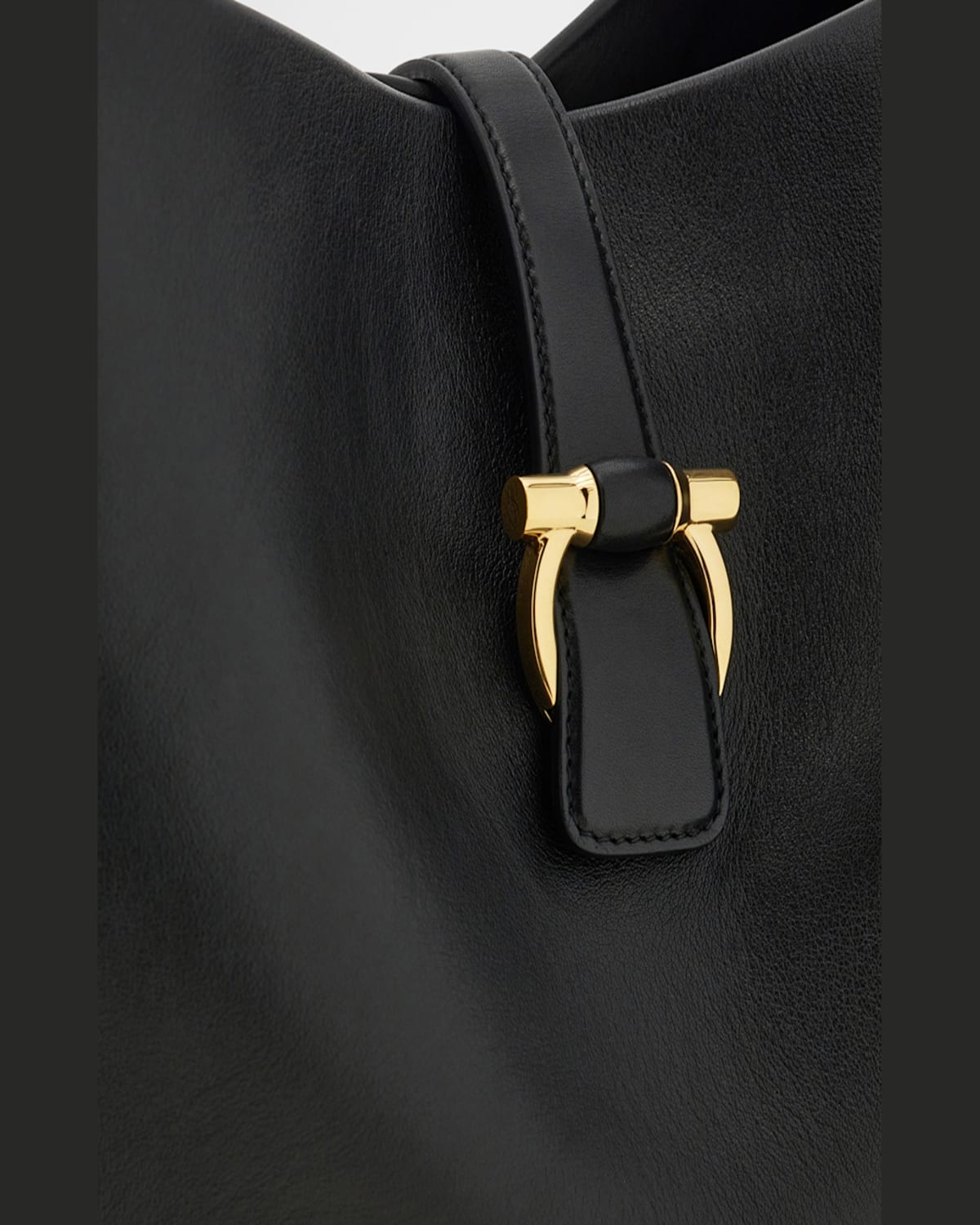 Ferragamo Gancini Medium Leather Tote Bag In Nero