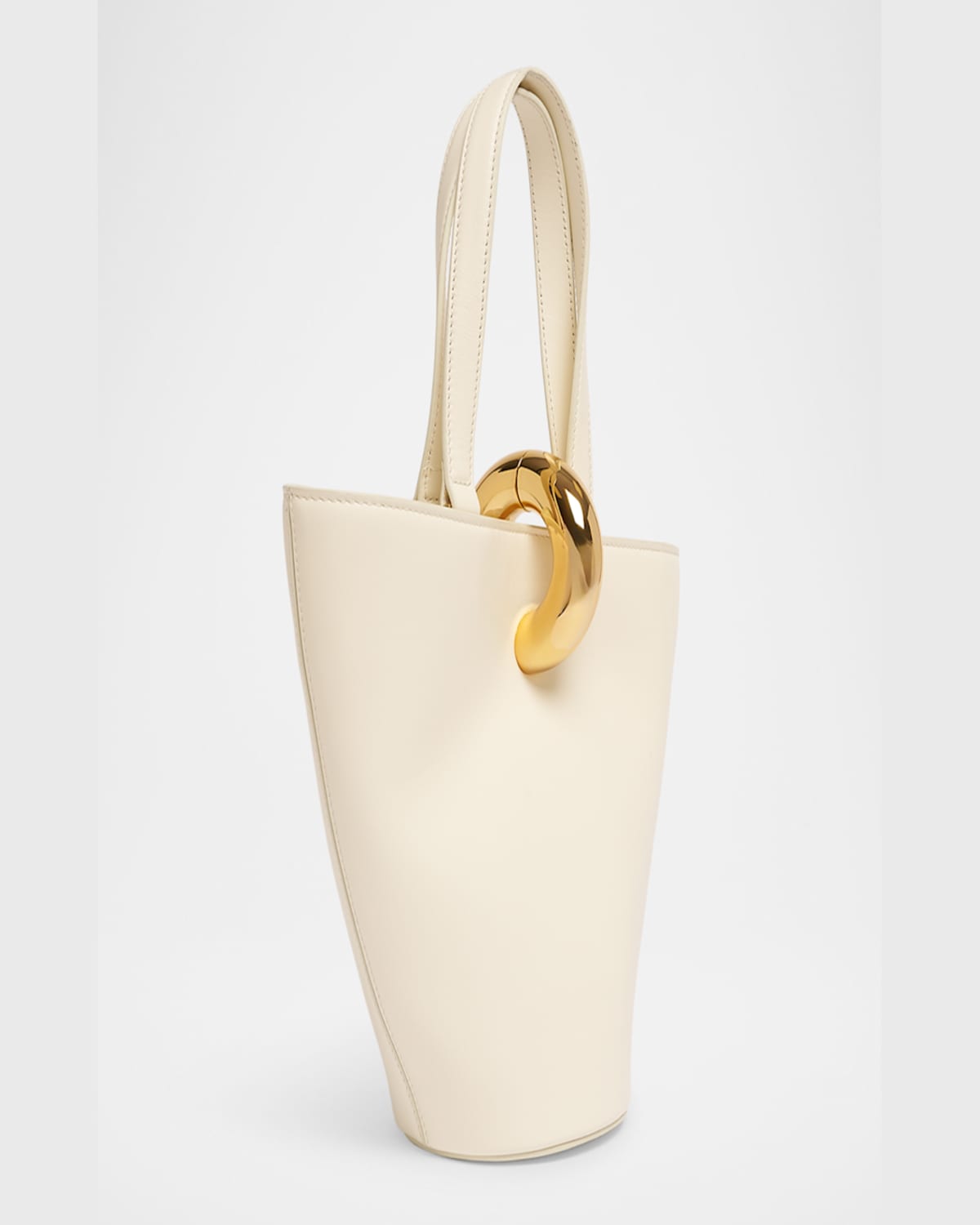 Jacquemus Le Petit Bambola Leather Bucket Bag In Light Ivory