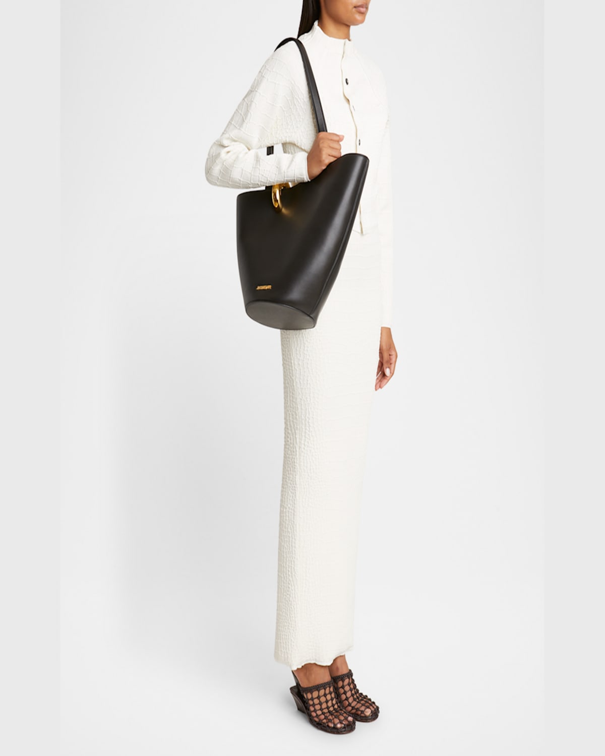 Jacquemus The Medium Bambola Asymmetric Leather Bucket Bag In Black