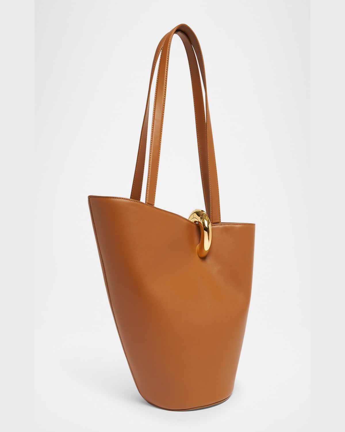 Jacquemus Le Bambola Moyen Leather Shoulder Bag In Light Brown