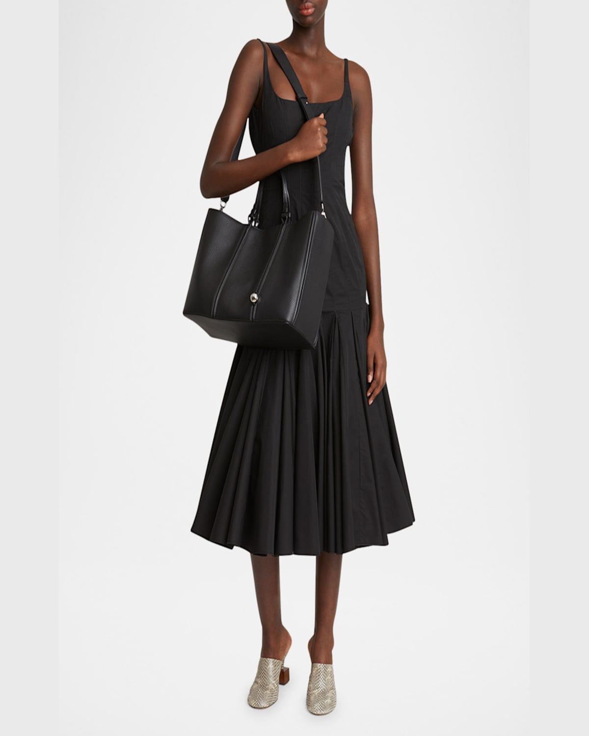 Jacquemus Le Marino Leather Shopper Tote Bag In Black