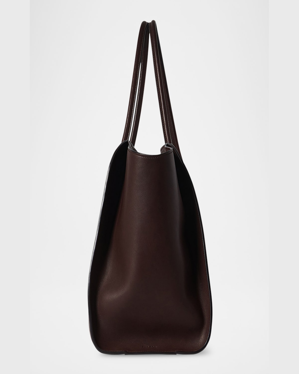 The Row Marlo 17 Tote Bag In Saddle Leather