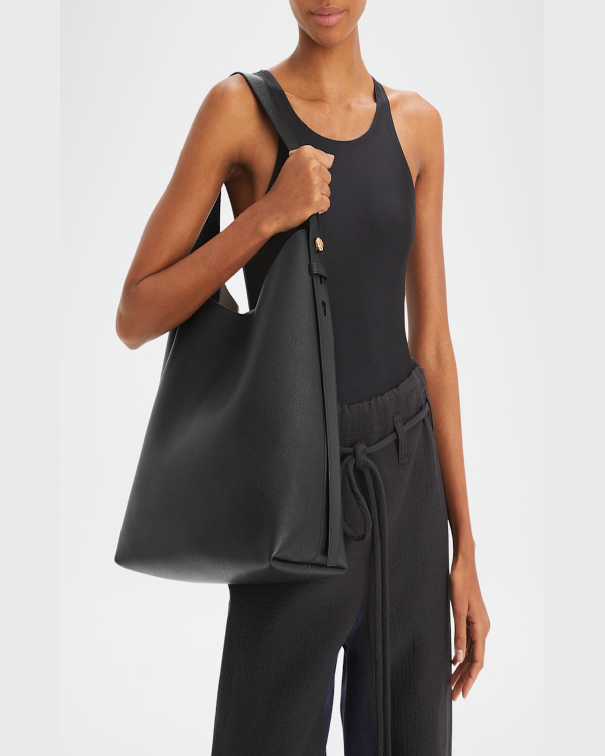 Tory Burch Romy Pebbled Leather Hobo Bag In Black