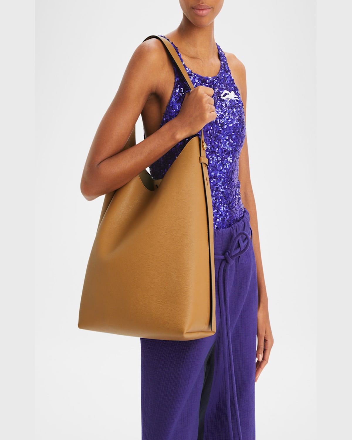 Tory Burch Romy Pebbled Leather Hobo Bag In Tiramisu