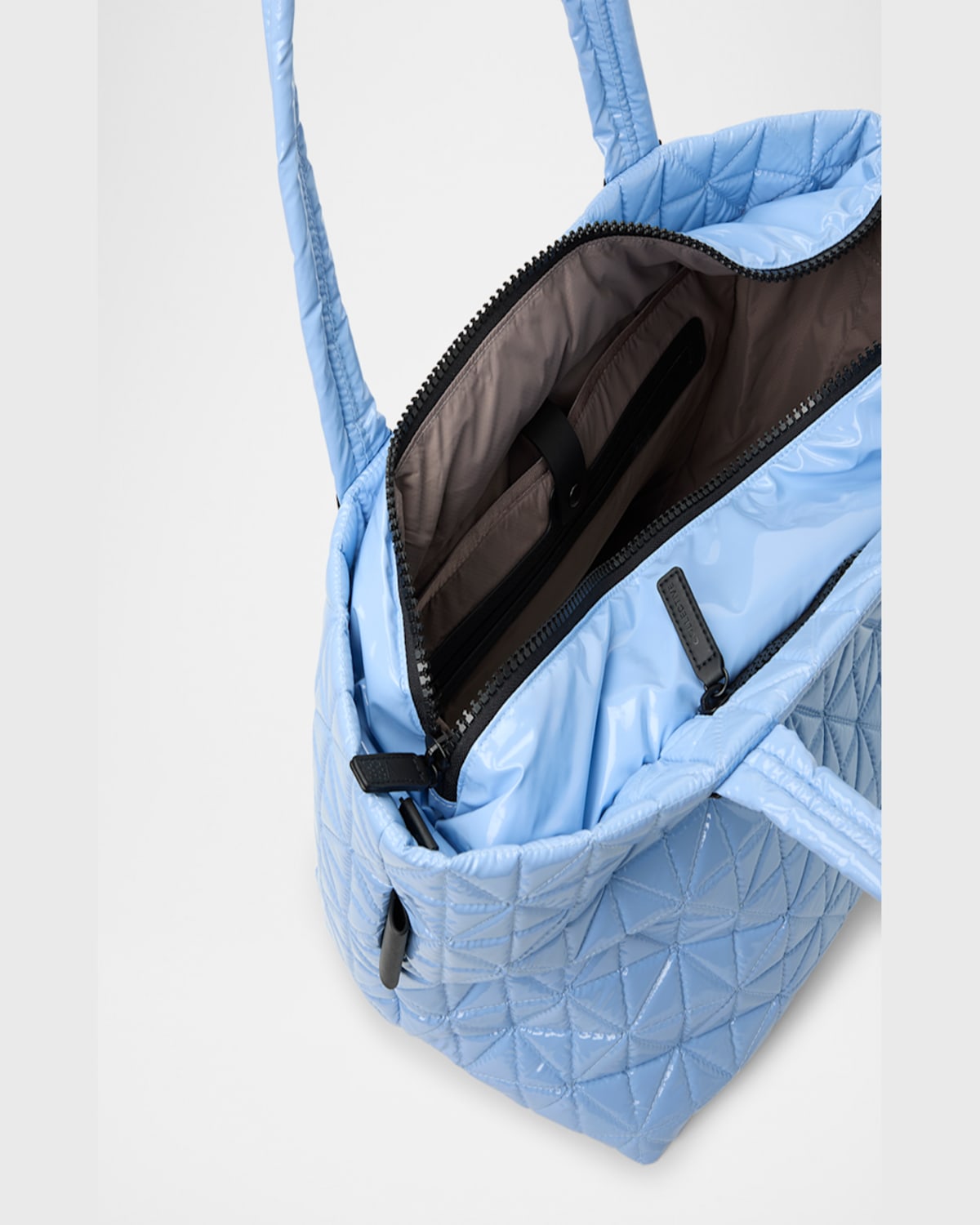 Veecollective Vee Medium Vinyl Tote Bag In Blue