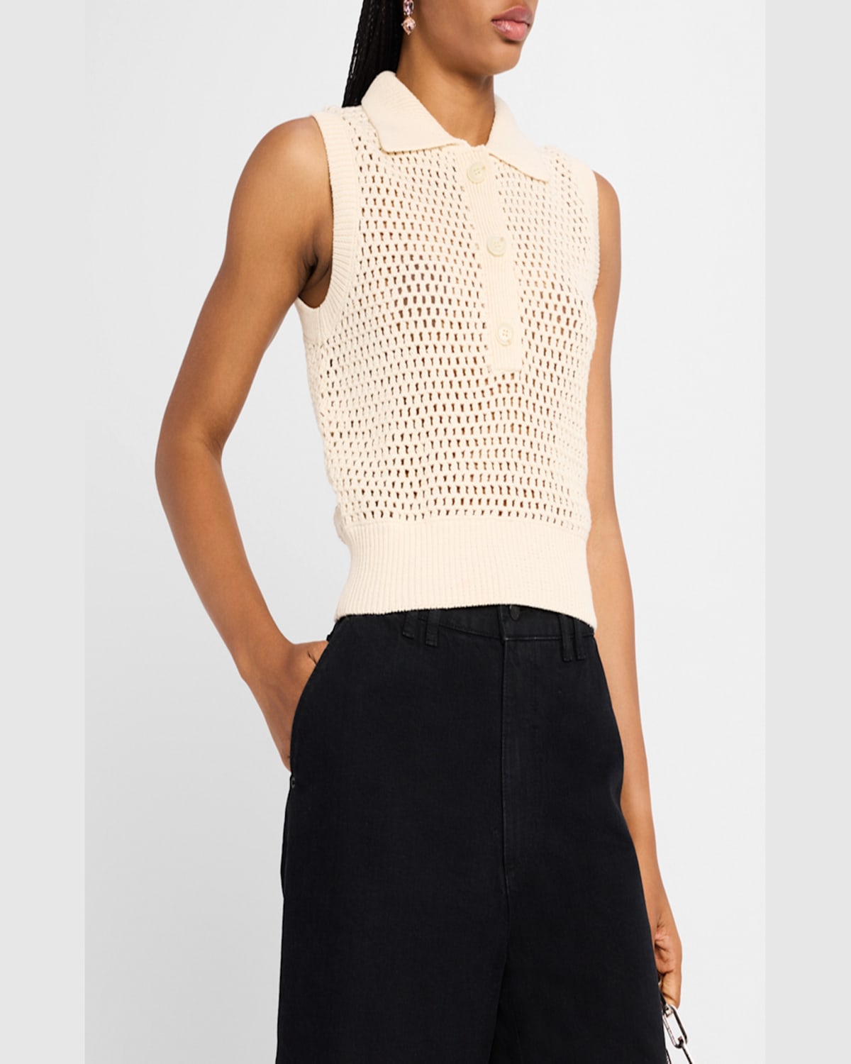 Frame Openwork Sleeveless Polo Sweater In Cream