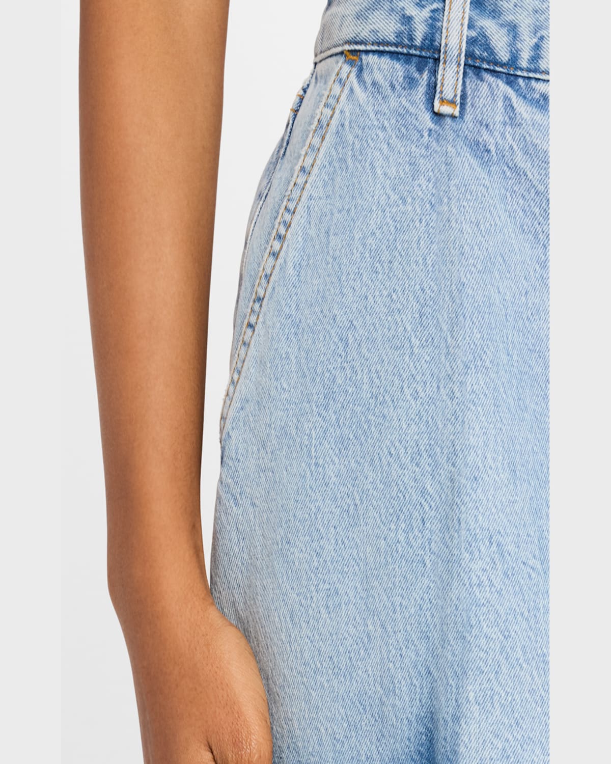 Frame Pleated Denim Mini Skirt In Outlaw In Outlaw