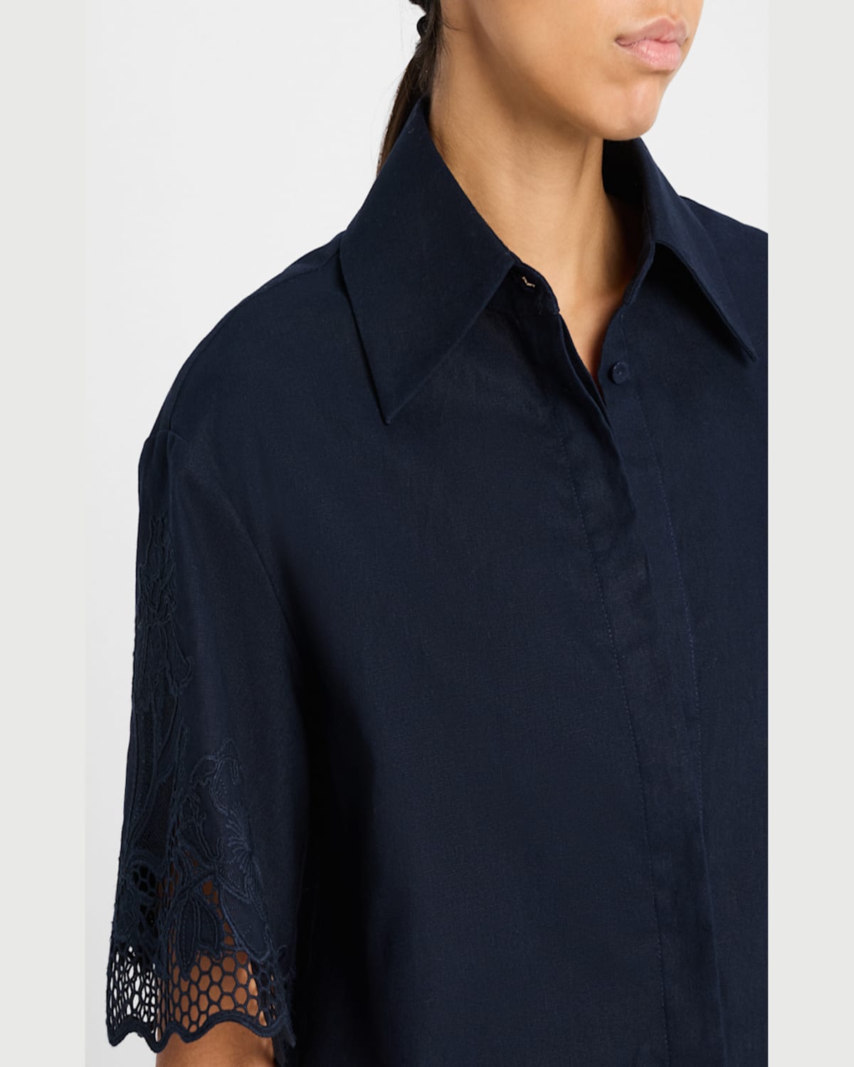 Clea Daphne Boxy Shirt In Navy