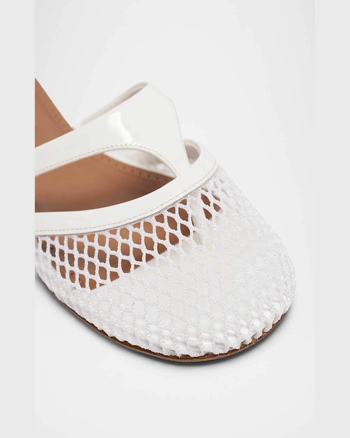 Shop Alaïa Net Leather Thong Mules In Blanc Optique
