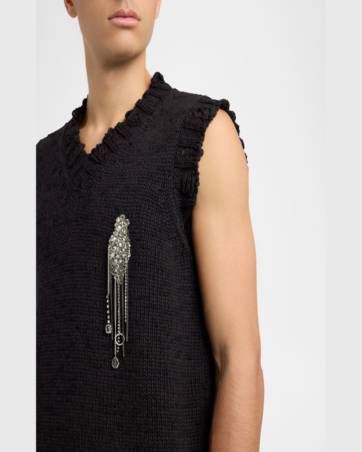 ALEXANDER MCQUEEN MEN'S SWEATER VEST WITH EMBELLISHED PATCH 