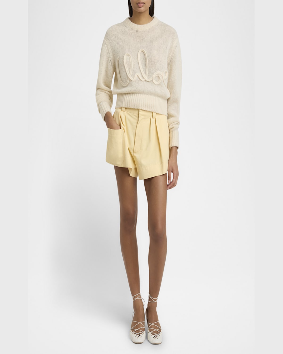 Chloé Pleated Mini Canvas Shorts In Light Wheat