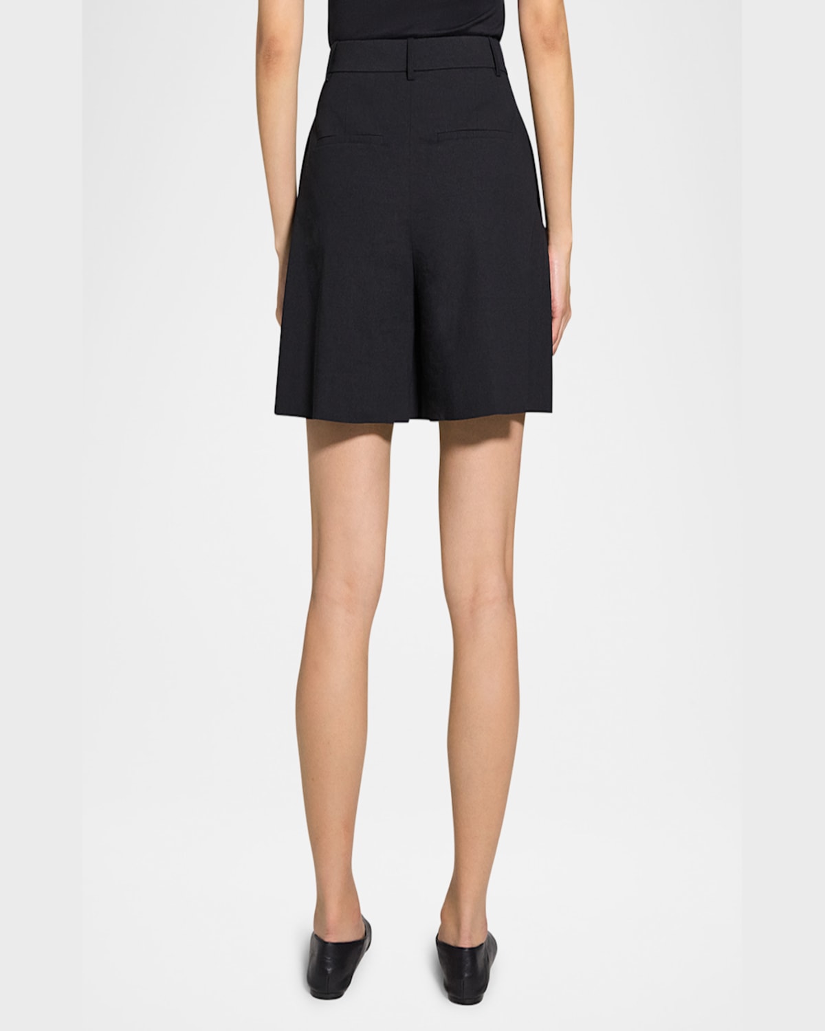 Theory Pleated Crunch Linen Shorts In Black