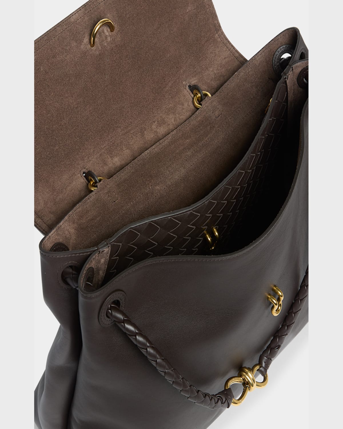 Bottega Veneta Andiamo Large Leather Top-handle Bag In Fondant