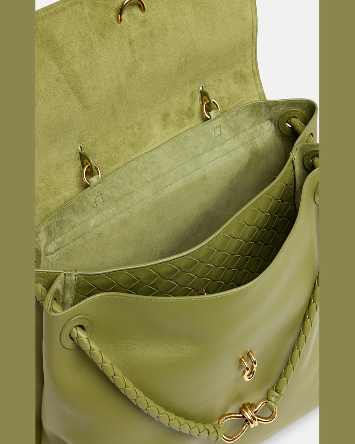 Bottega Veneta Andiamo Large Leather Top-handle Bag In Matcha