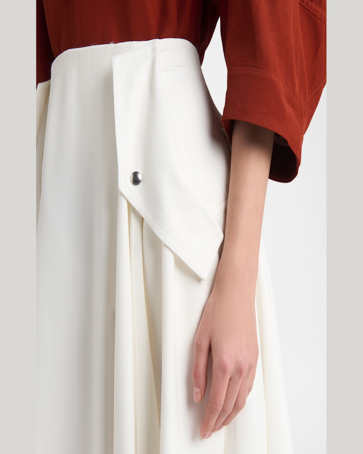 BOTTEGA VENETA PLEATED FLUID VISCOSE TWILL MIDI SKIRT 