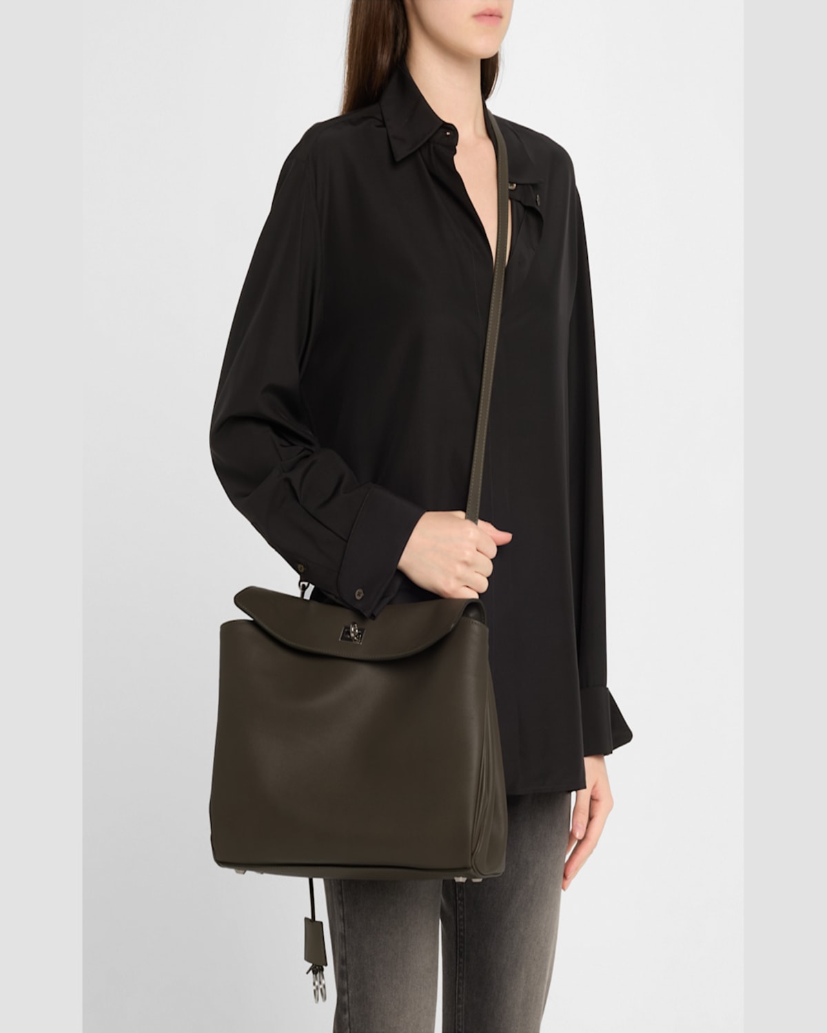 Balenciaga Rodeo Medium Leather Shoulder Bag In Khaki