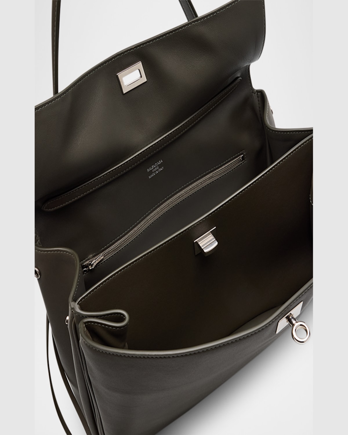 Balenciaga Rodeo Medium Leather Shoulder Bag In Khaki