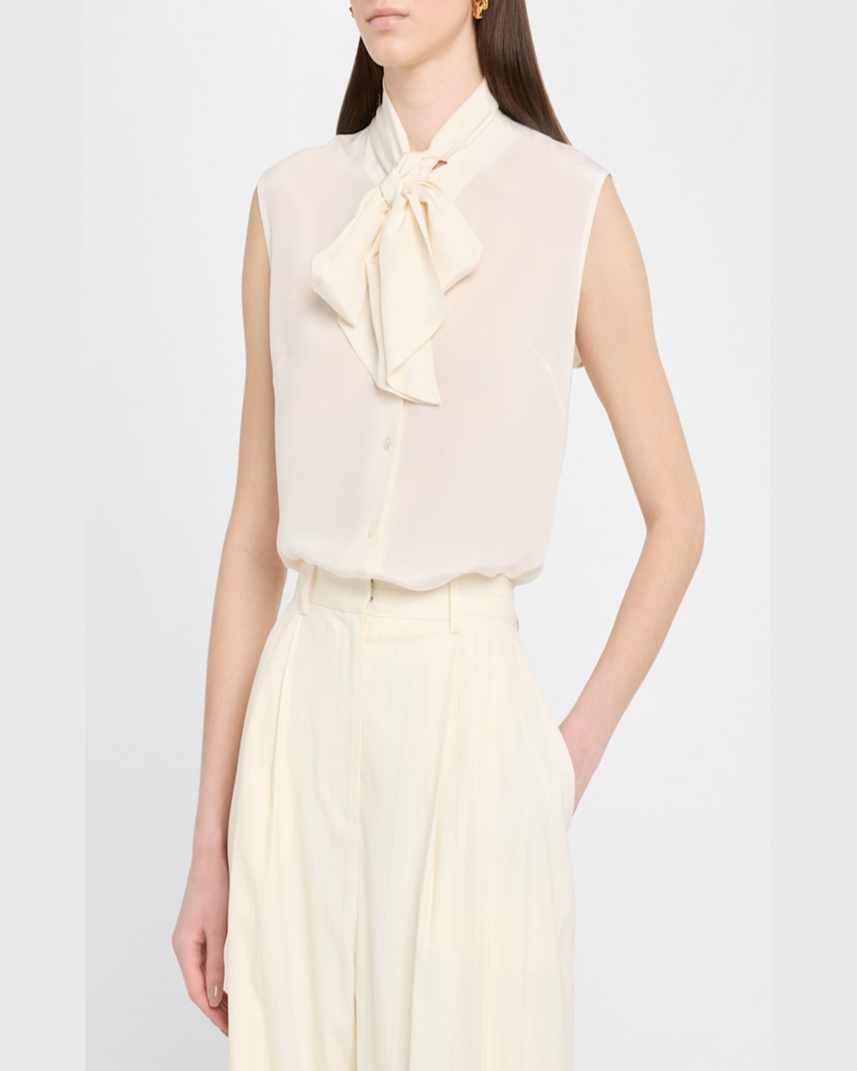 Salon 1884 Basso Lavellire Silk Crepe De Chine Blouse In Perla