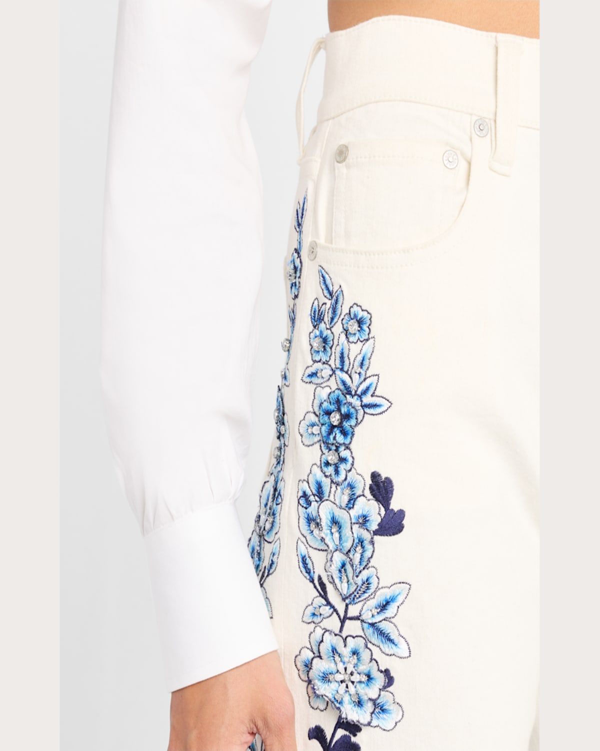Alice And Olivia Weezy Floral Embroidered Pants In Off White