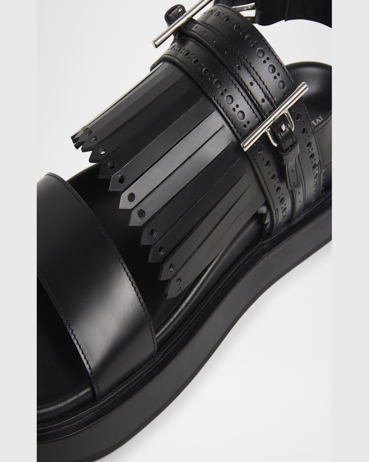 Alexander Mcqueen Brogue Fringe Leather Sandals In Blk Silver