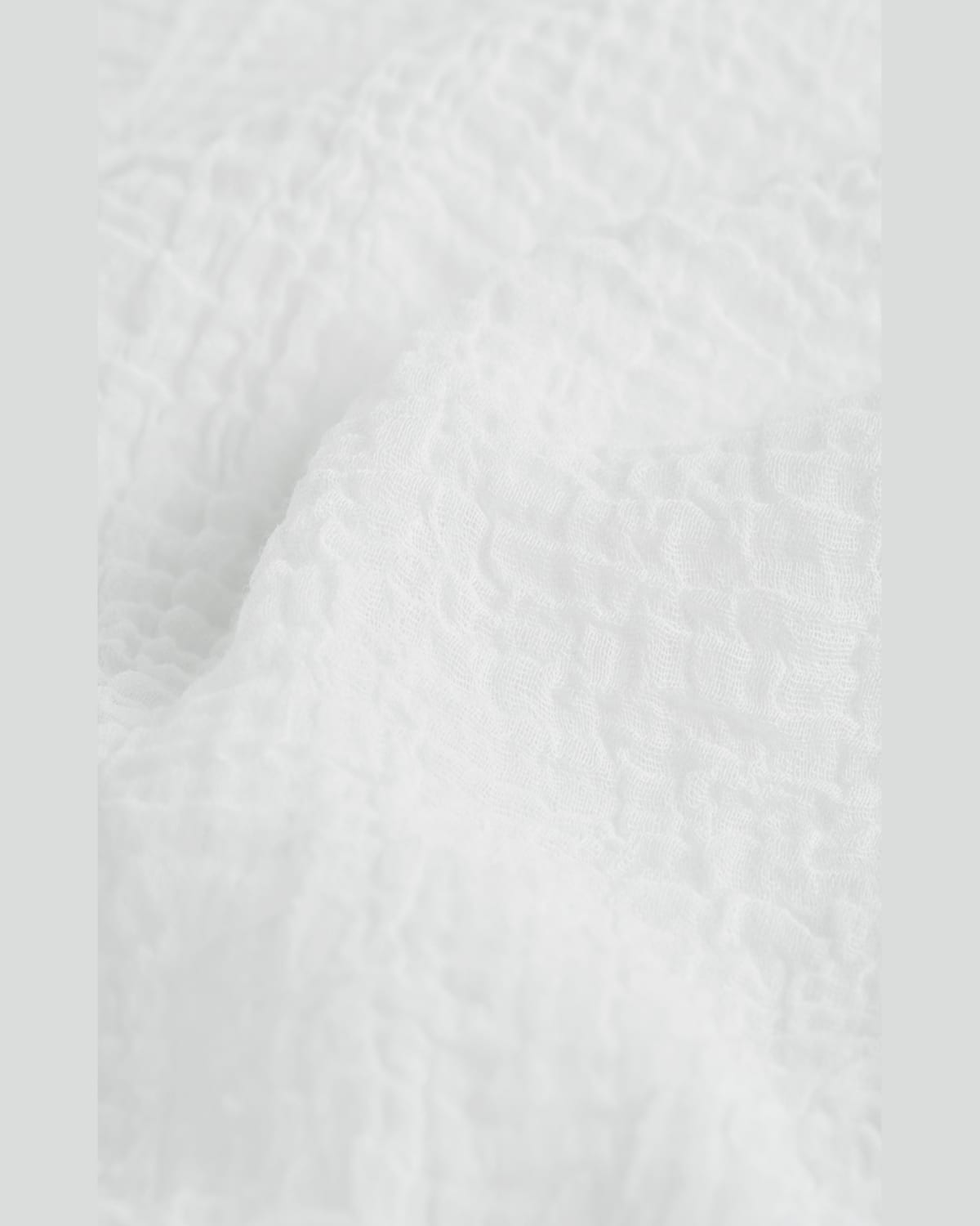 Totême Organic Cotton Crinkled Scarf In Ecru 116