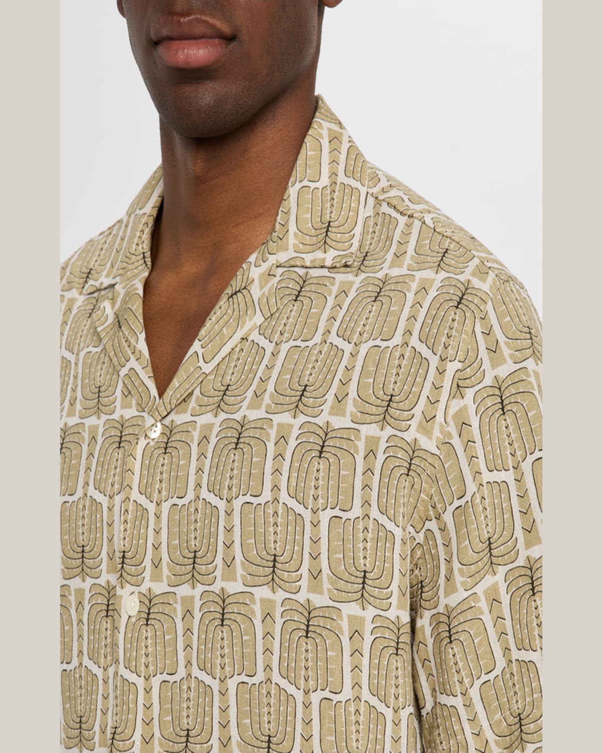 Shop Frescobol Carioca Men's Roberto Palmeira-print Linen Camp Shirt In Dried Moss