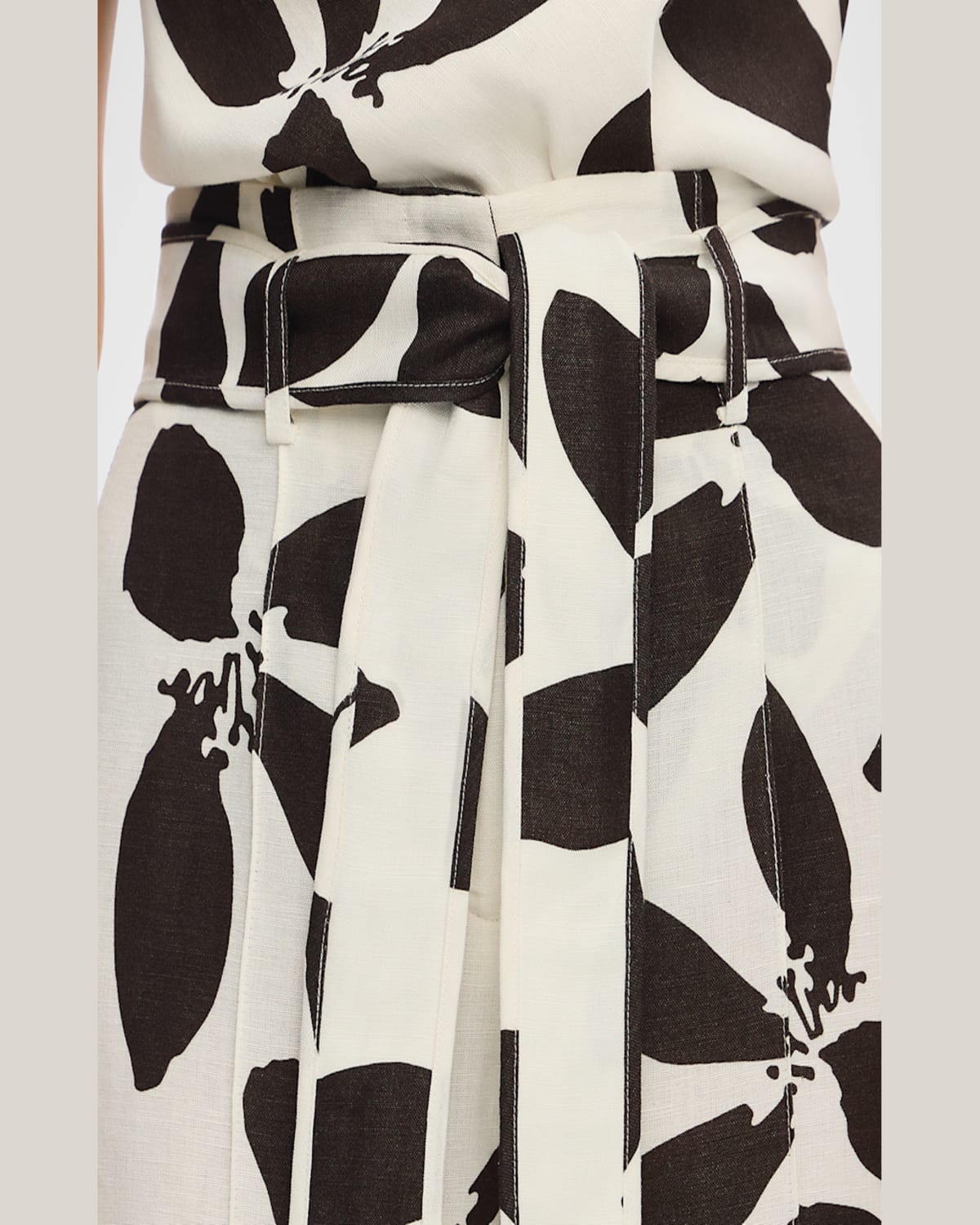 Significant Other Jennifer Floral Wide-leg Pants In White