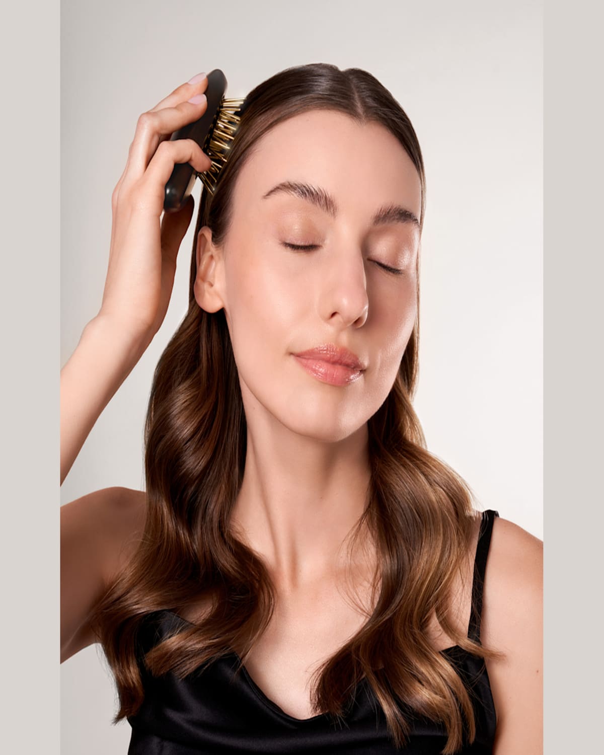 Snow Fox Gua Sha Hair And Scalp Brush Ghost Edition