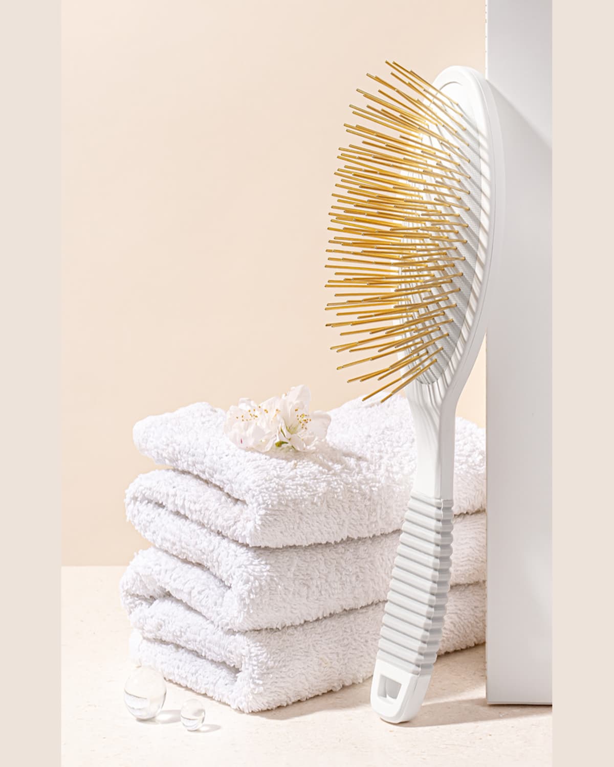 Snow Fox Gua Sha Hair And Scalp Brush