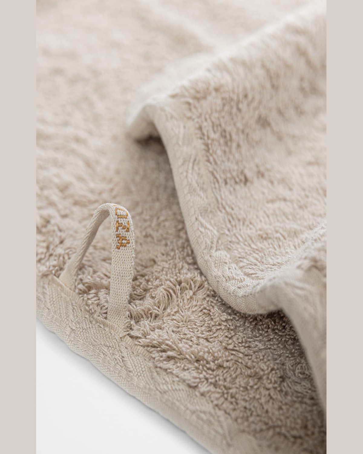 Graccioza Grand Egoist Hand Towel In Fog