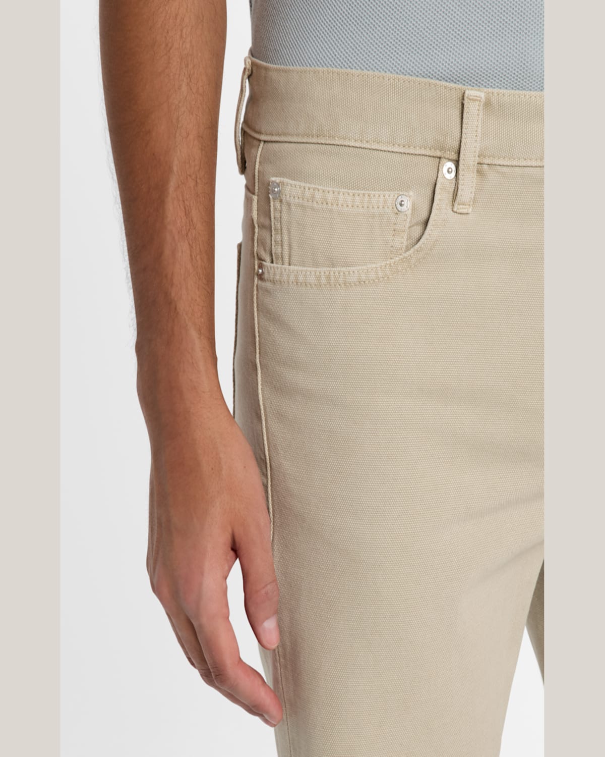 Frame Relaxed Shorts Raw Hem In Tan