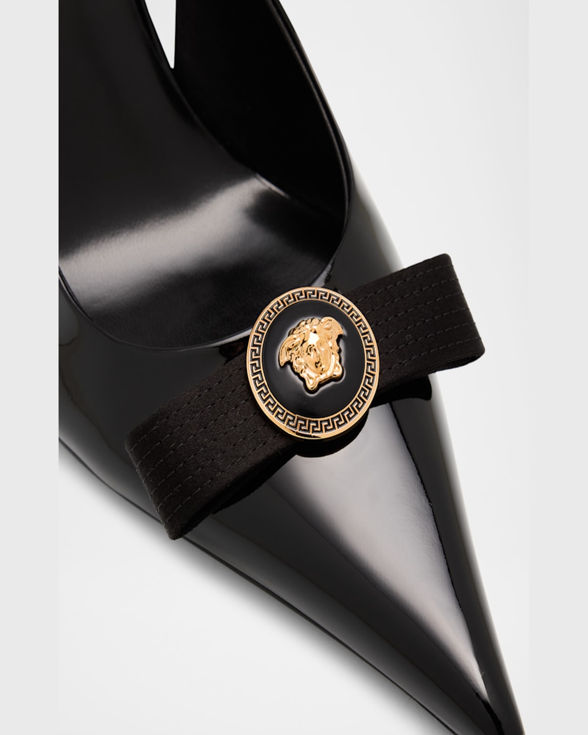 Versace Gianni Ribbon Medusa Patent Slingback Pumps In 1b00v Black- Gold