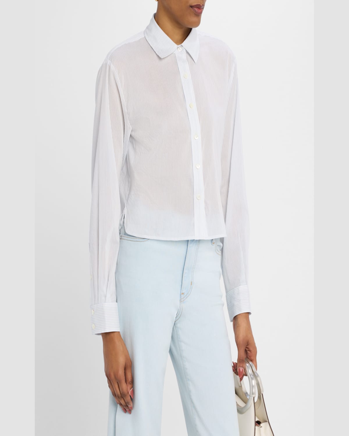 Frame The Curved Hem Shirt In Light Chambray Multi
