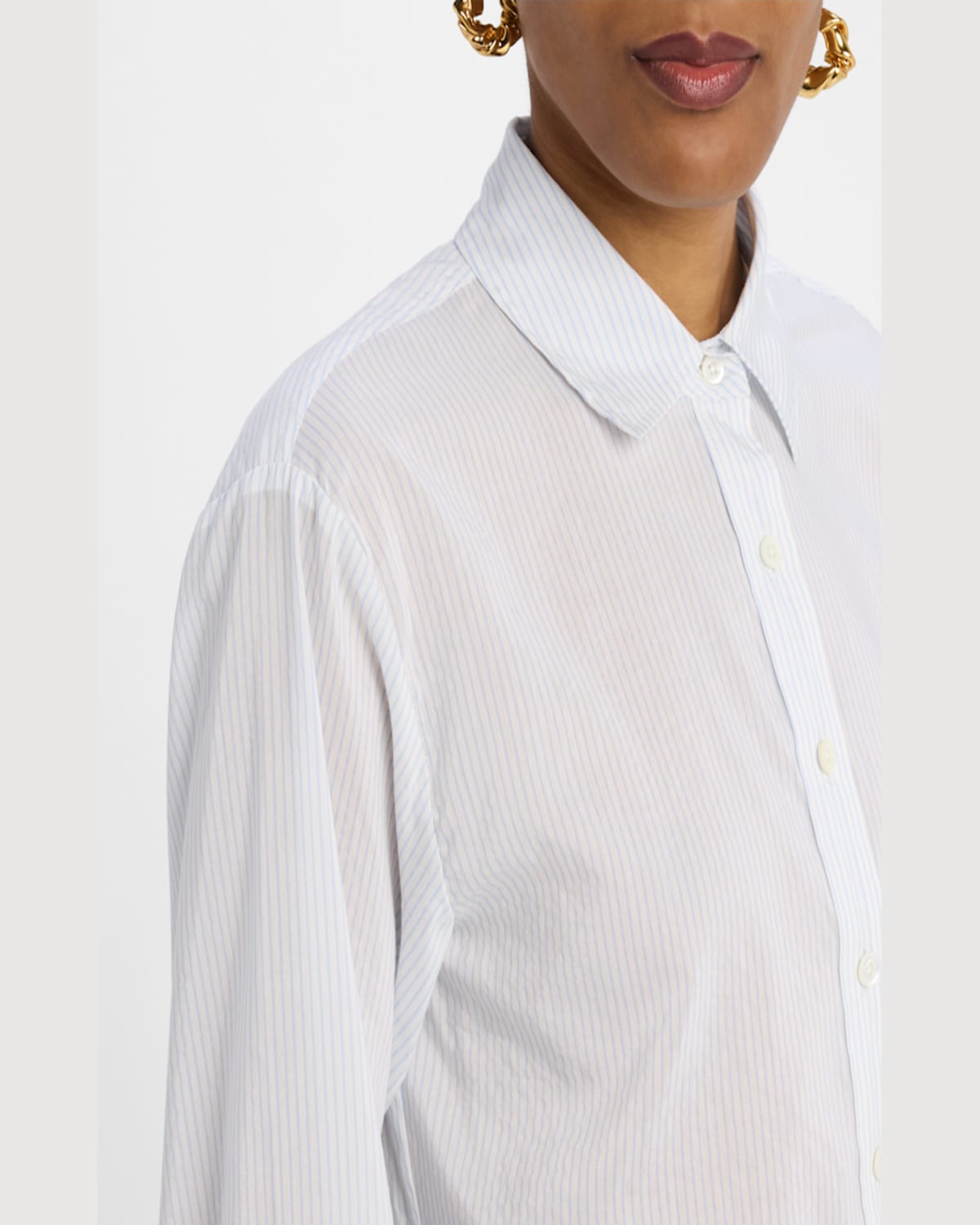 Frame The Curved Hem Shirt In Light Chambray Multi