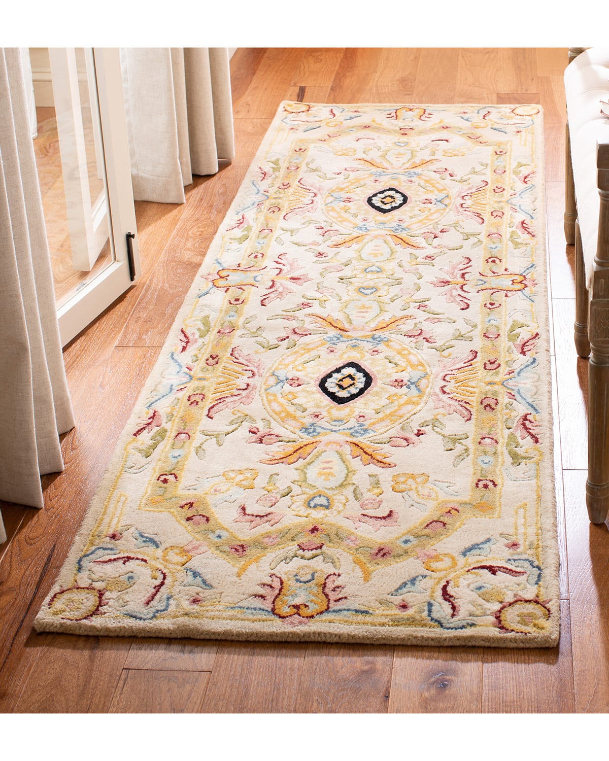 Safavieh Feather Medallion Rug, 2' X 8' In Neutral