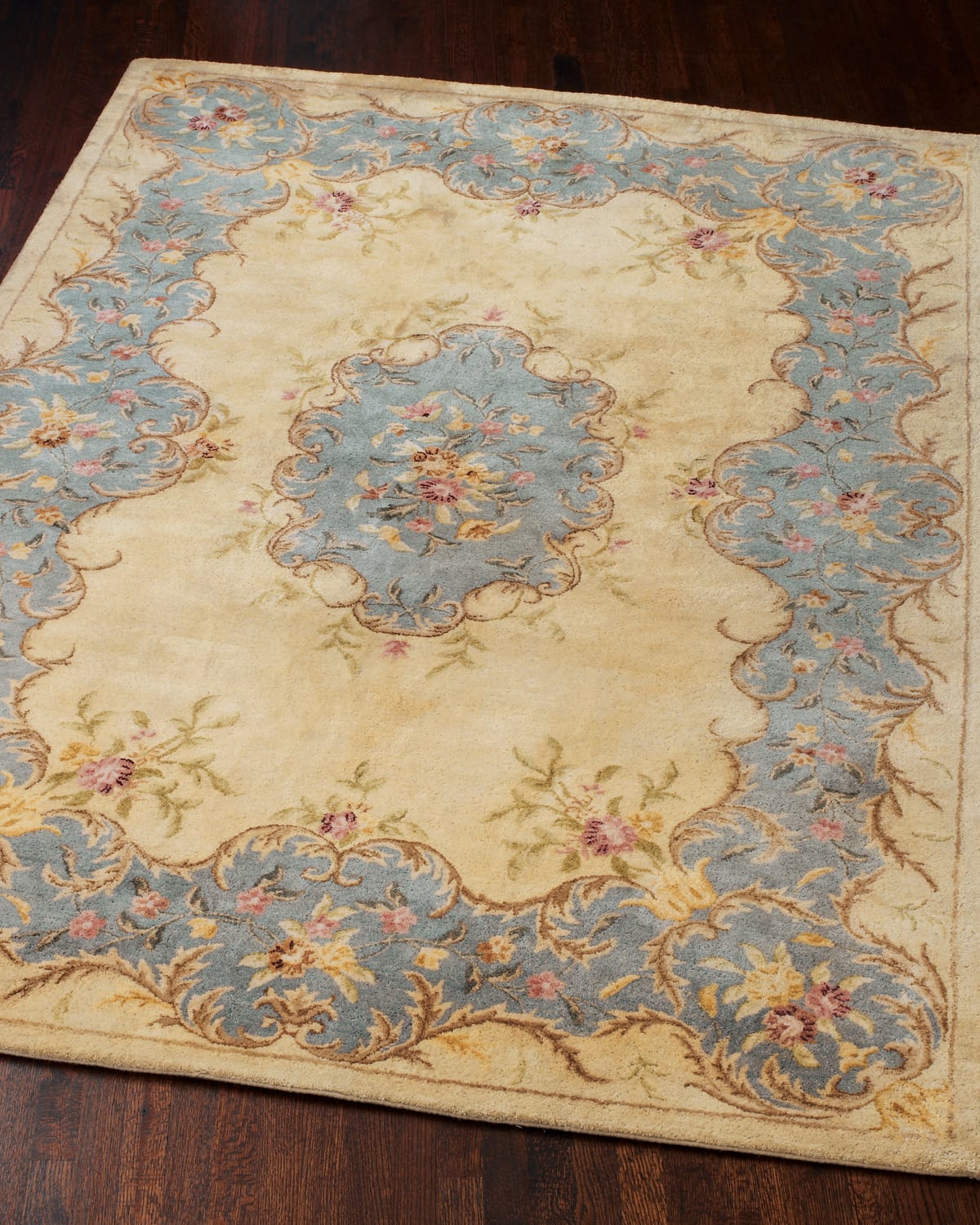 Safavieh Elizabeth Aubusson Rug, 6' X 9' In Ivory/light Blue