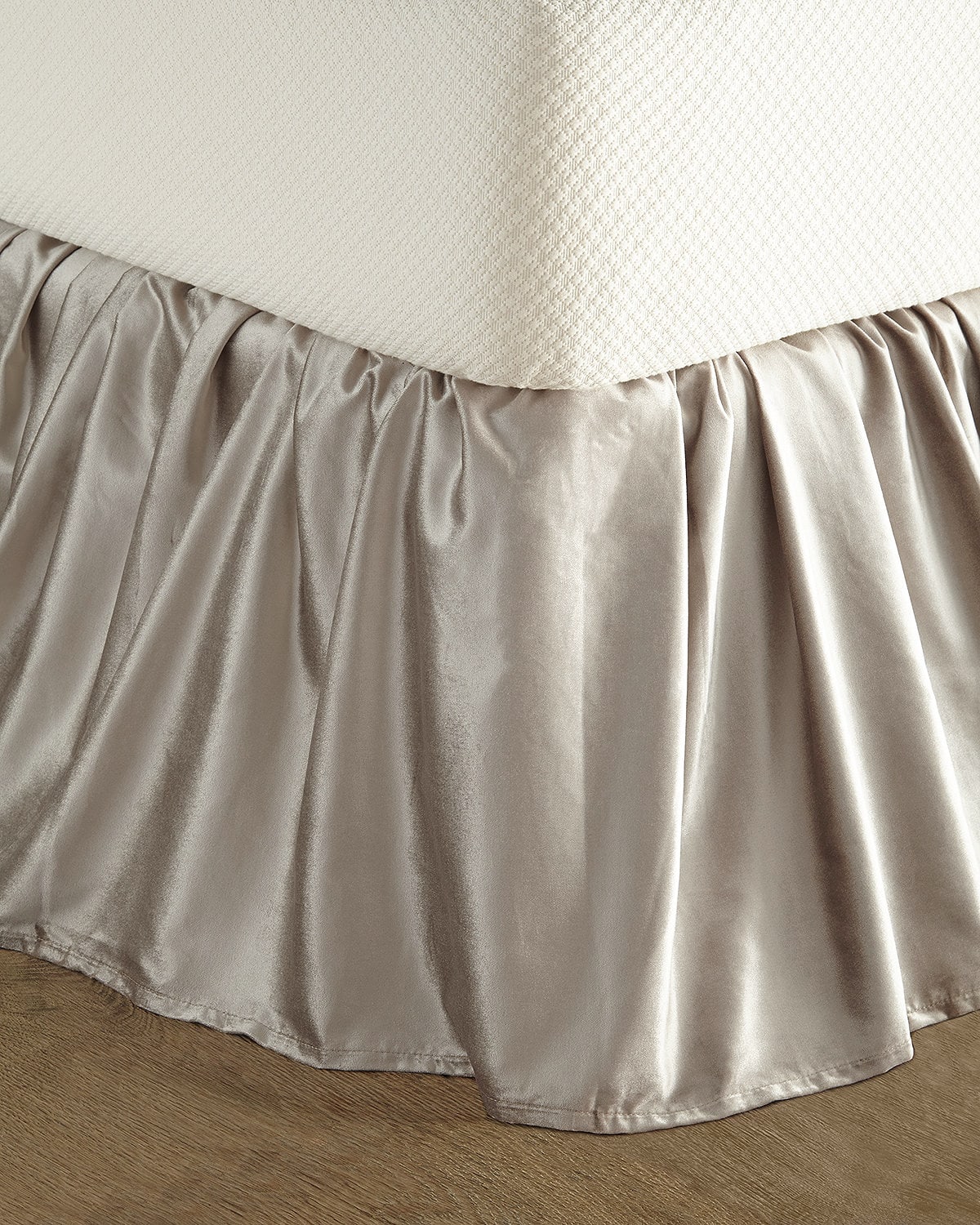 Lili Alessandra Queen/king Chloe Velvet Dust Skirt In Silver