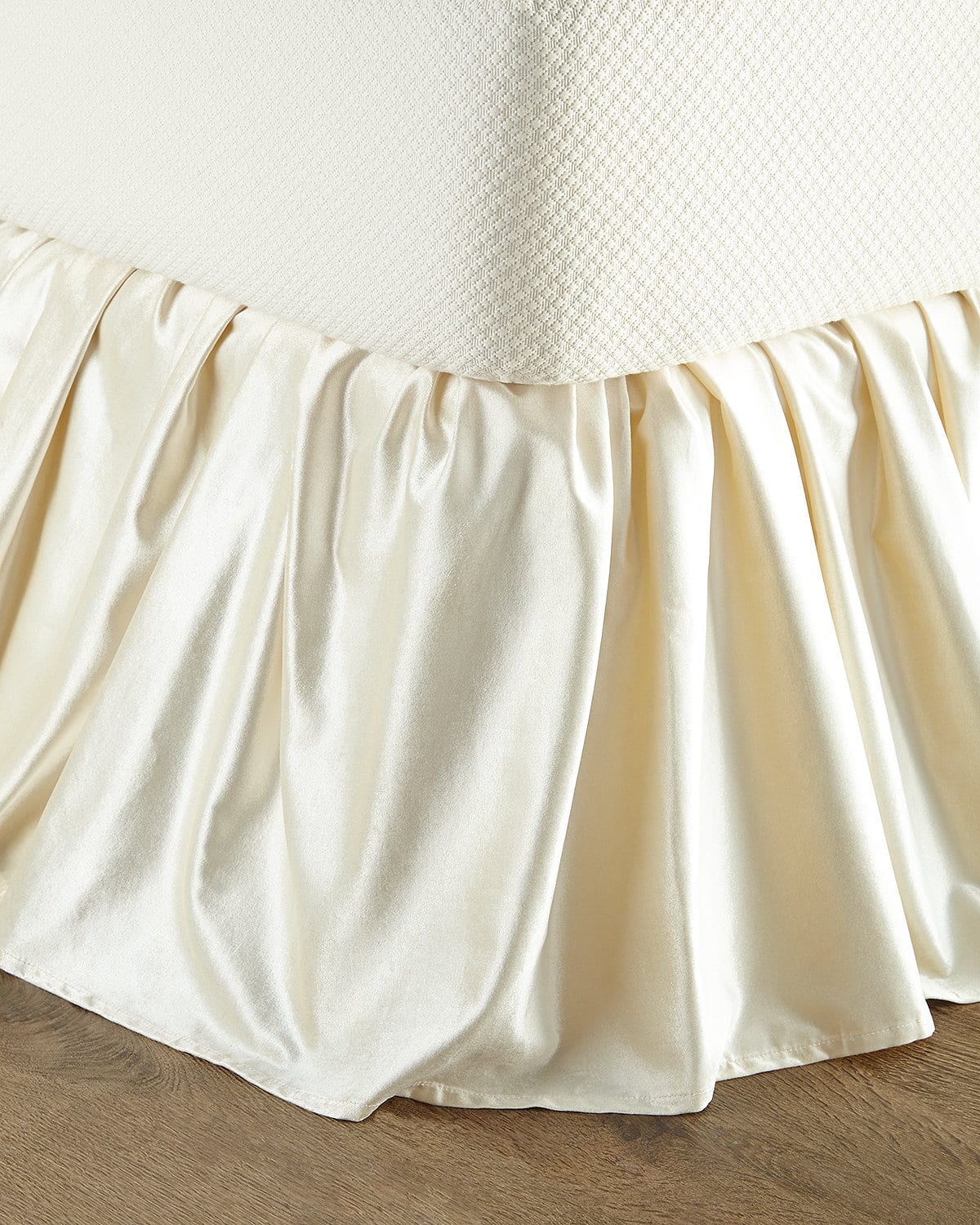 Lili Alessandra Queen/king Chloe Velvet Dust Skirt In Ivory