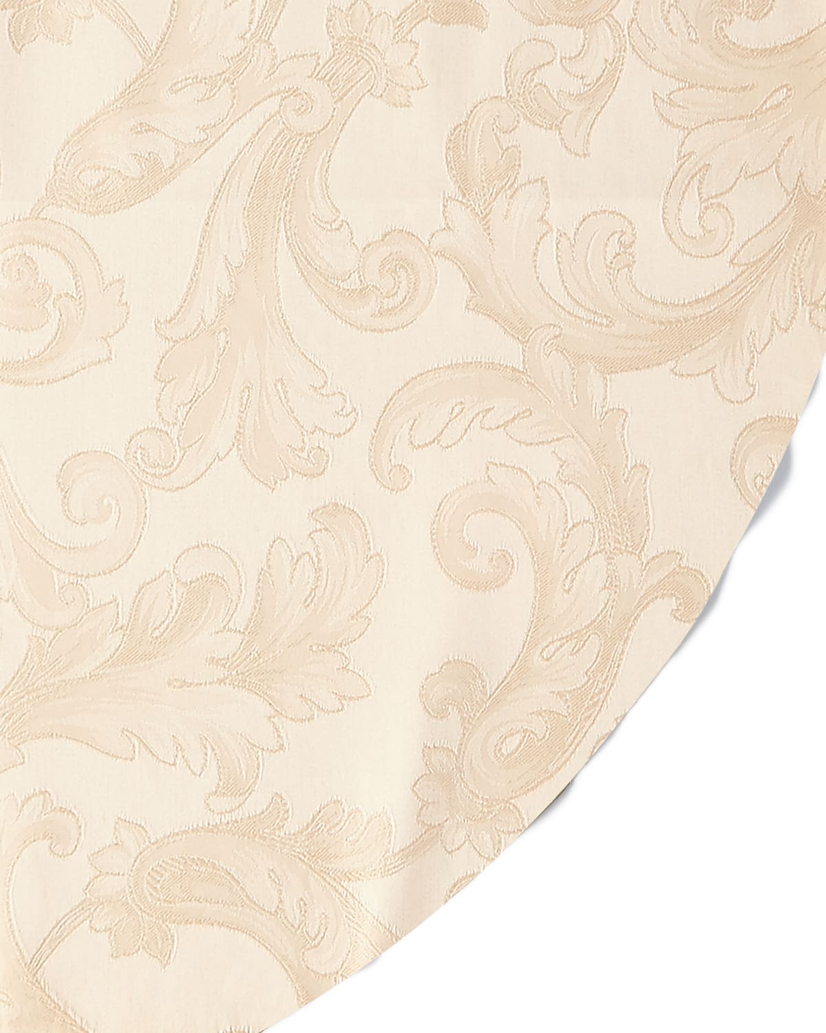 Sferra Acanthus Jacquard Round Tablecloth, 104 "dia In Parchment