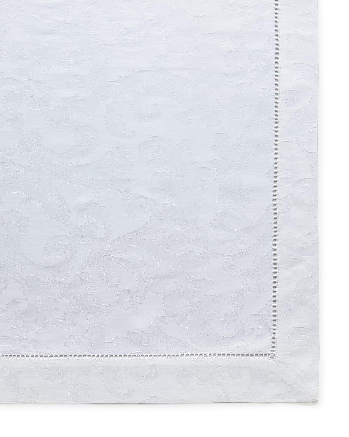 Sferra Acanthus Jacquard Tablecloth, 70" X 108" In White