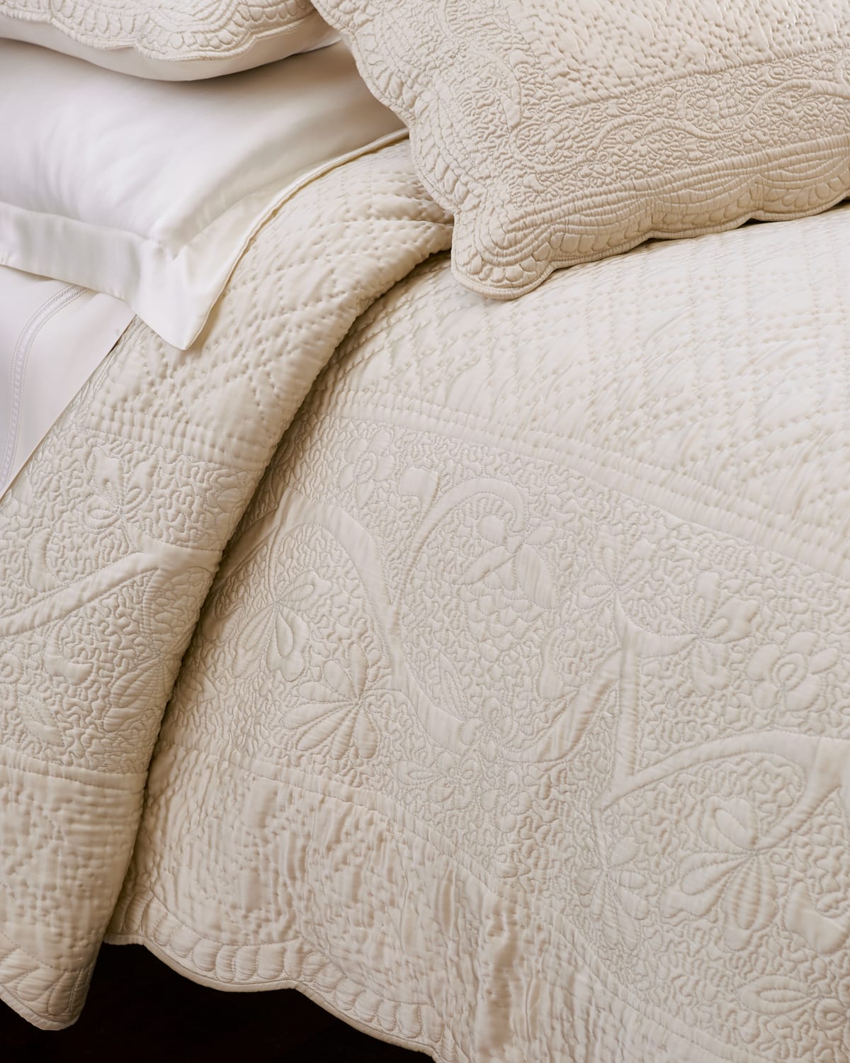 Amity Home Tudor Queen Quilt