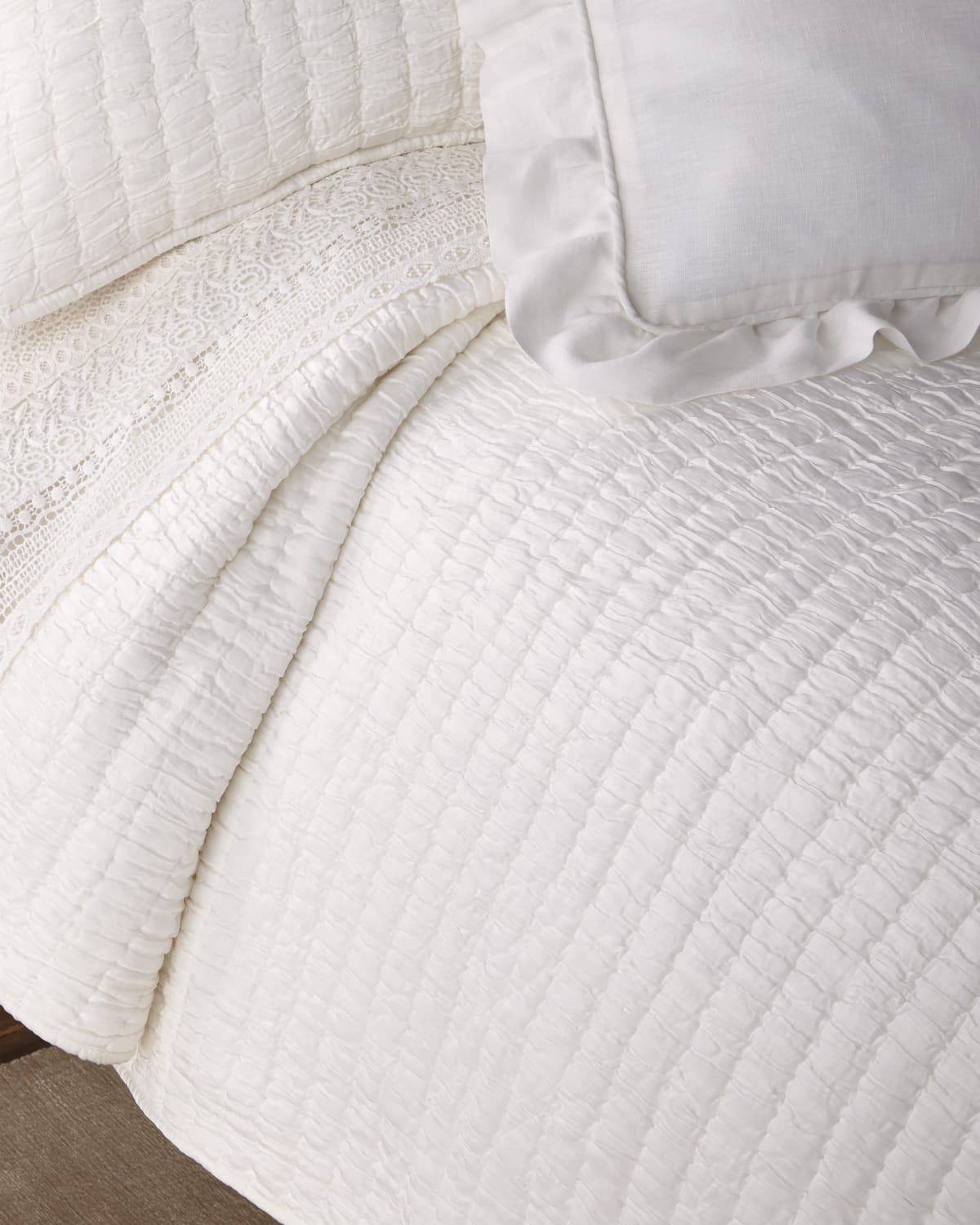 Amity Home Hadon Matelasse Queen Quilt In White