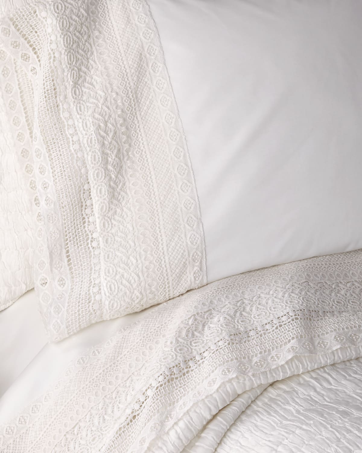 Amity Home Bellamy Pillowcase Pair, Standard In White