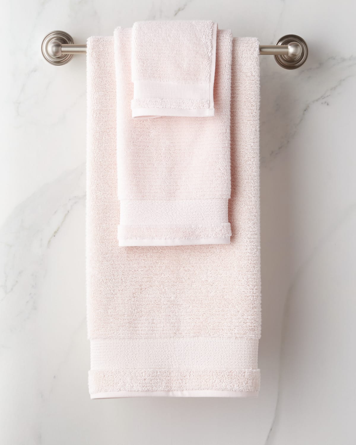 Shop Kassatex Pergamon Hand Towel In Powder Pink