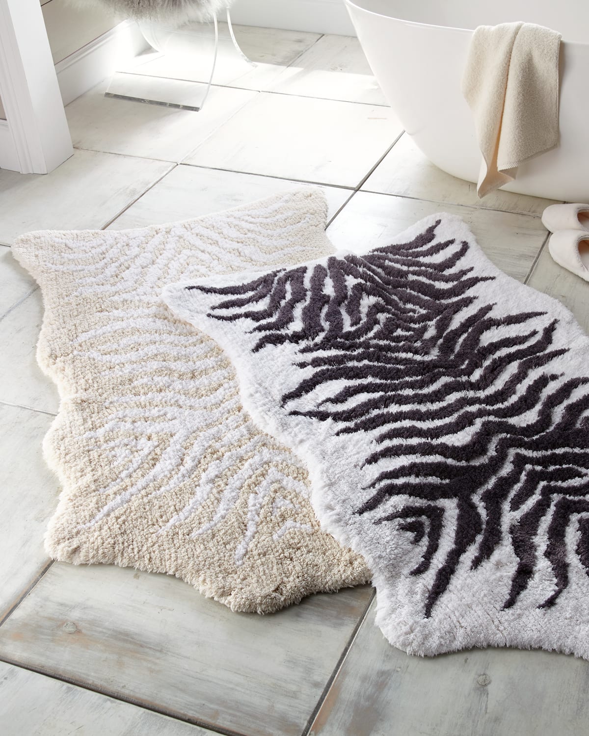Graccioza Mountain Zebra Bath Rug, 35" X 59" In Gray/white