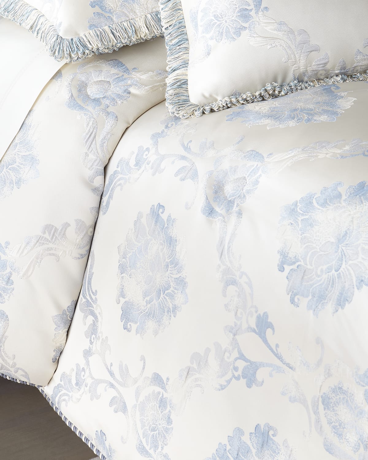 Austin Horn Collection Luna 3-piece Queen Comforter Set In Blue