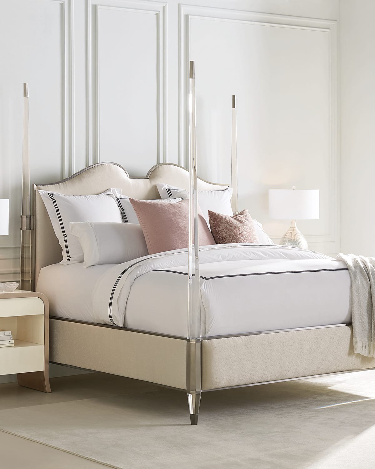 Caracole The Post Is Clear King Bed In Silver
