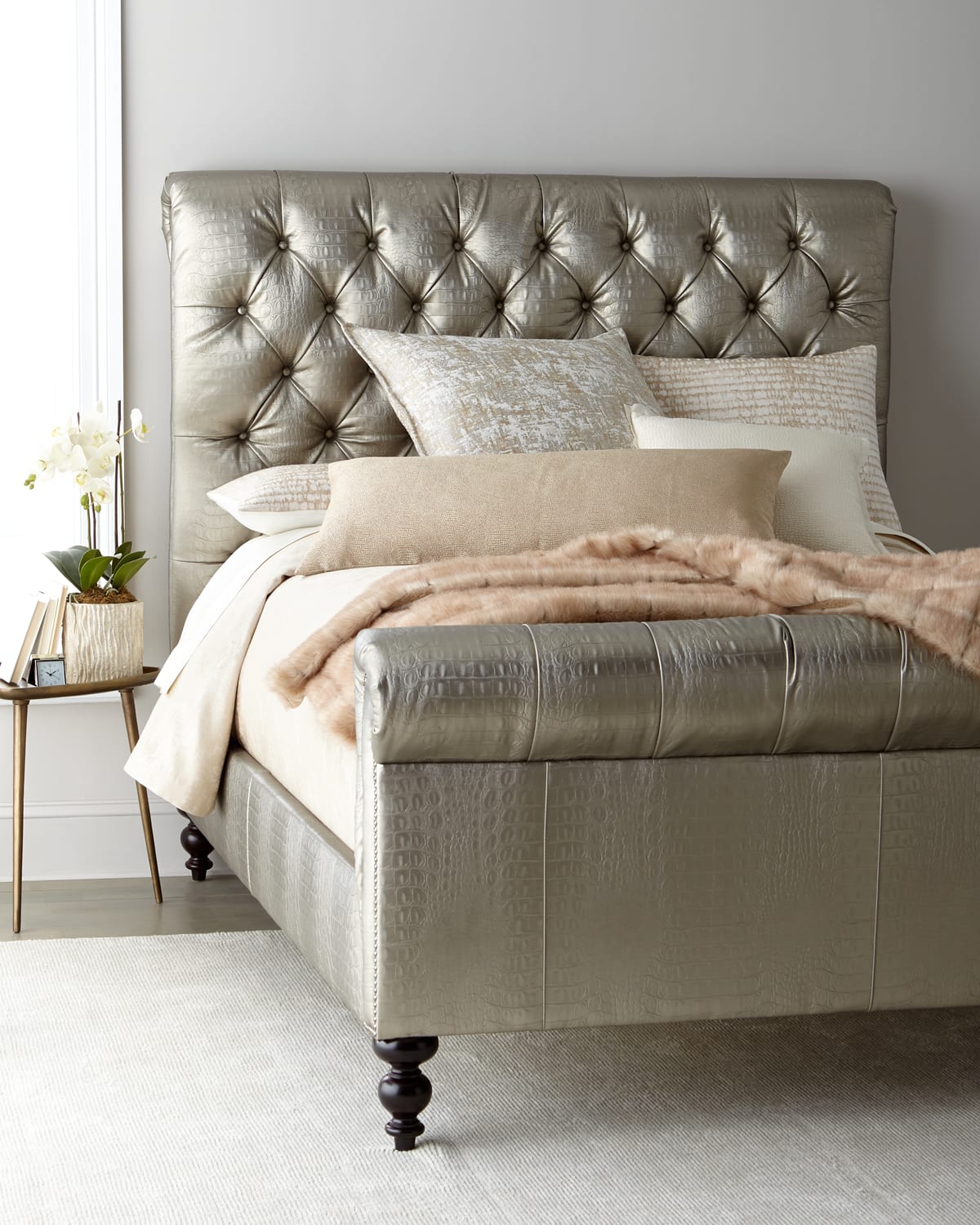 Old Hickory Tannery Jesse Faux-leather Tufted King Bed In Platinum
